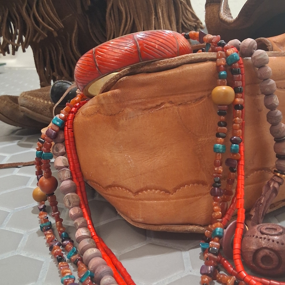 Vtg Western Boho Style Bundle Fringe Boots Leather Saddle Bag Hat Belt Jewelry - Picture 5 of 5